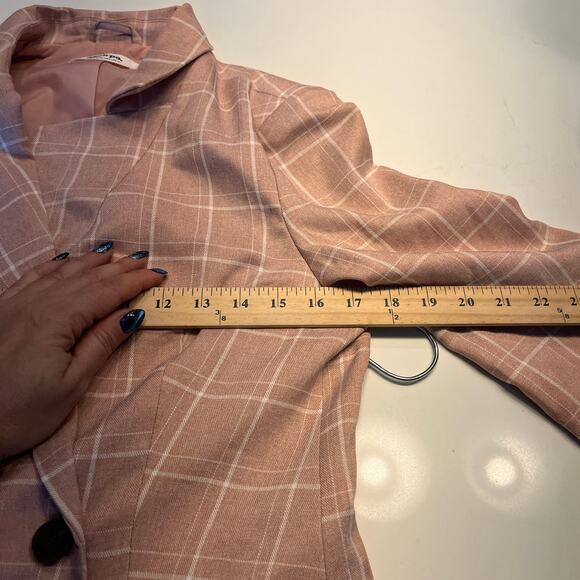 Showpo Pink Plaid Women's Blazer - Picture 10 of 11